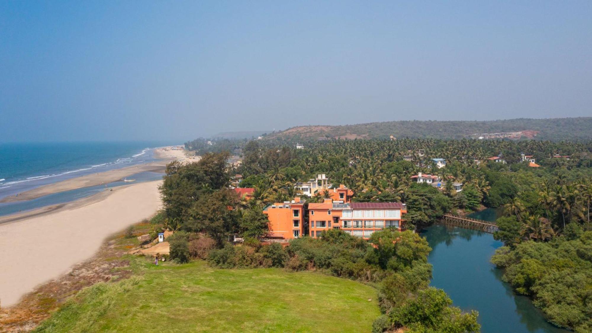 Mandrem Beach Resort, A Member Of Radisson Individuals Retreat Екстериор снимка