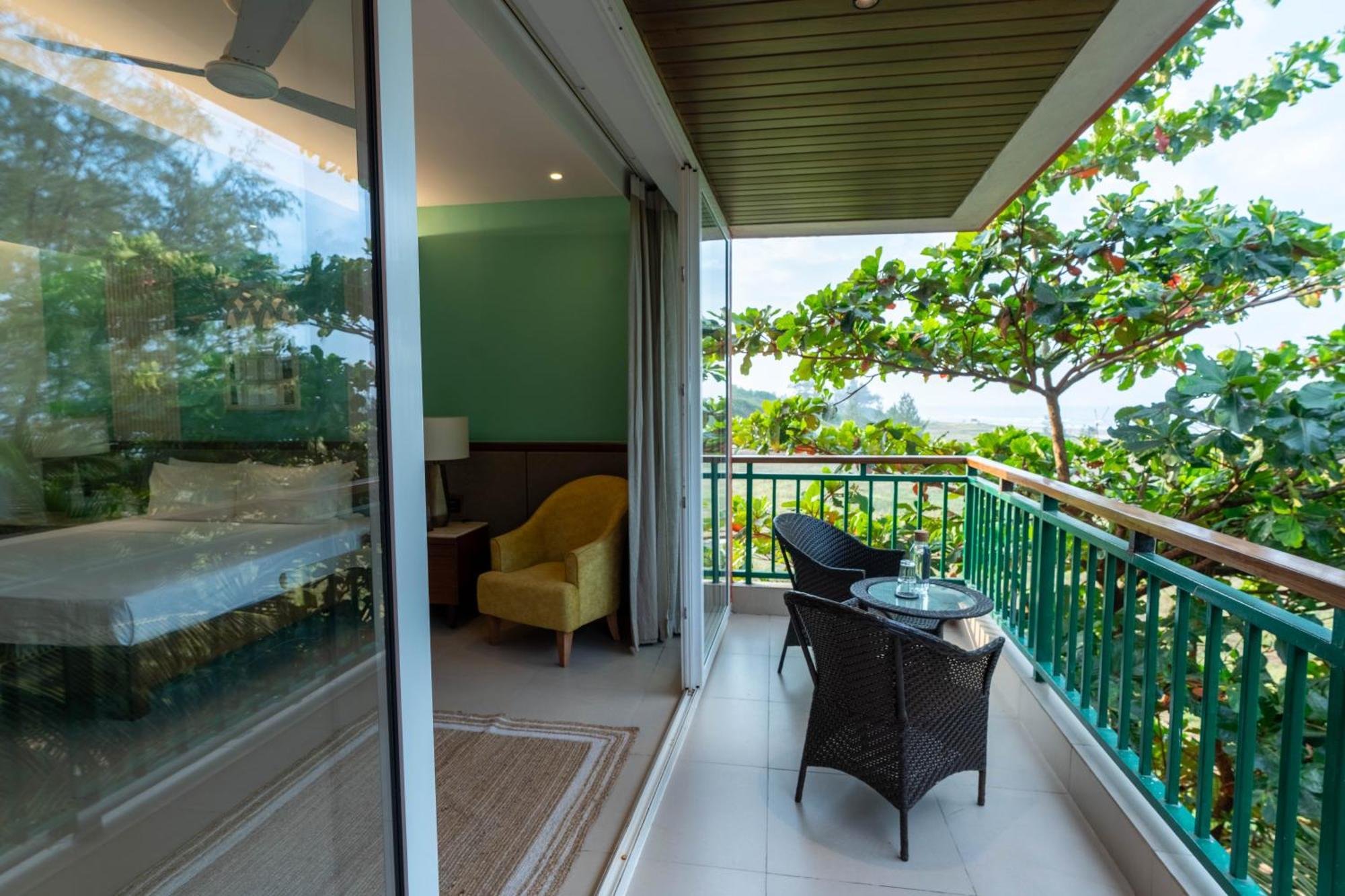 Mandrem Beach Resort, A Member Of Radisson Individuals Retreat Екстериор снимка