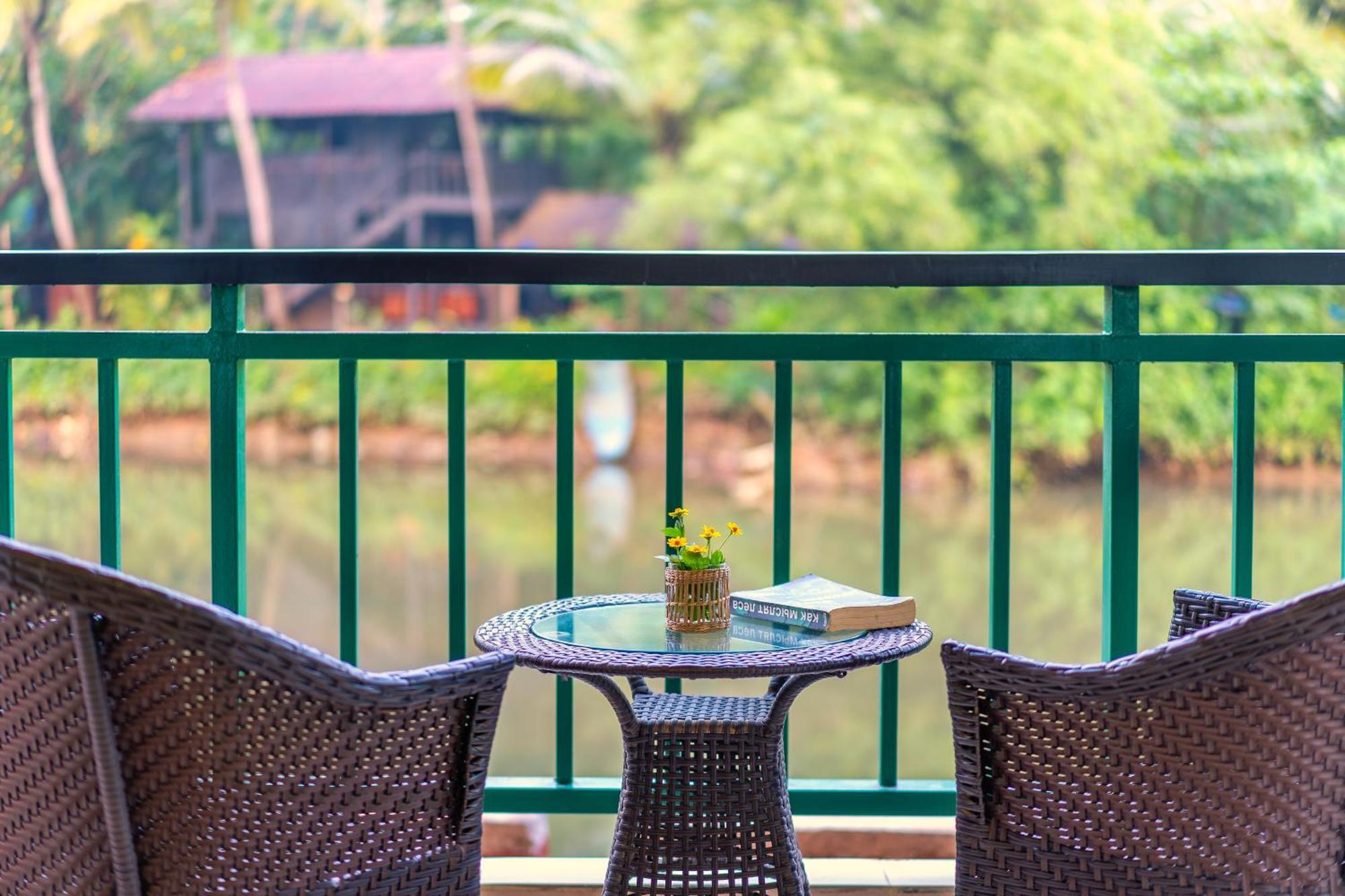 Mandrem Beach Resort, A Member Of Radisson Individuals Retreat Екстериор снимка