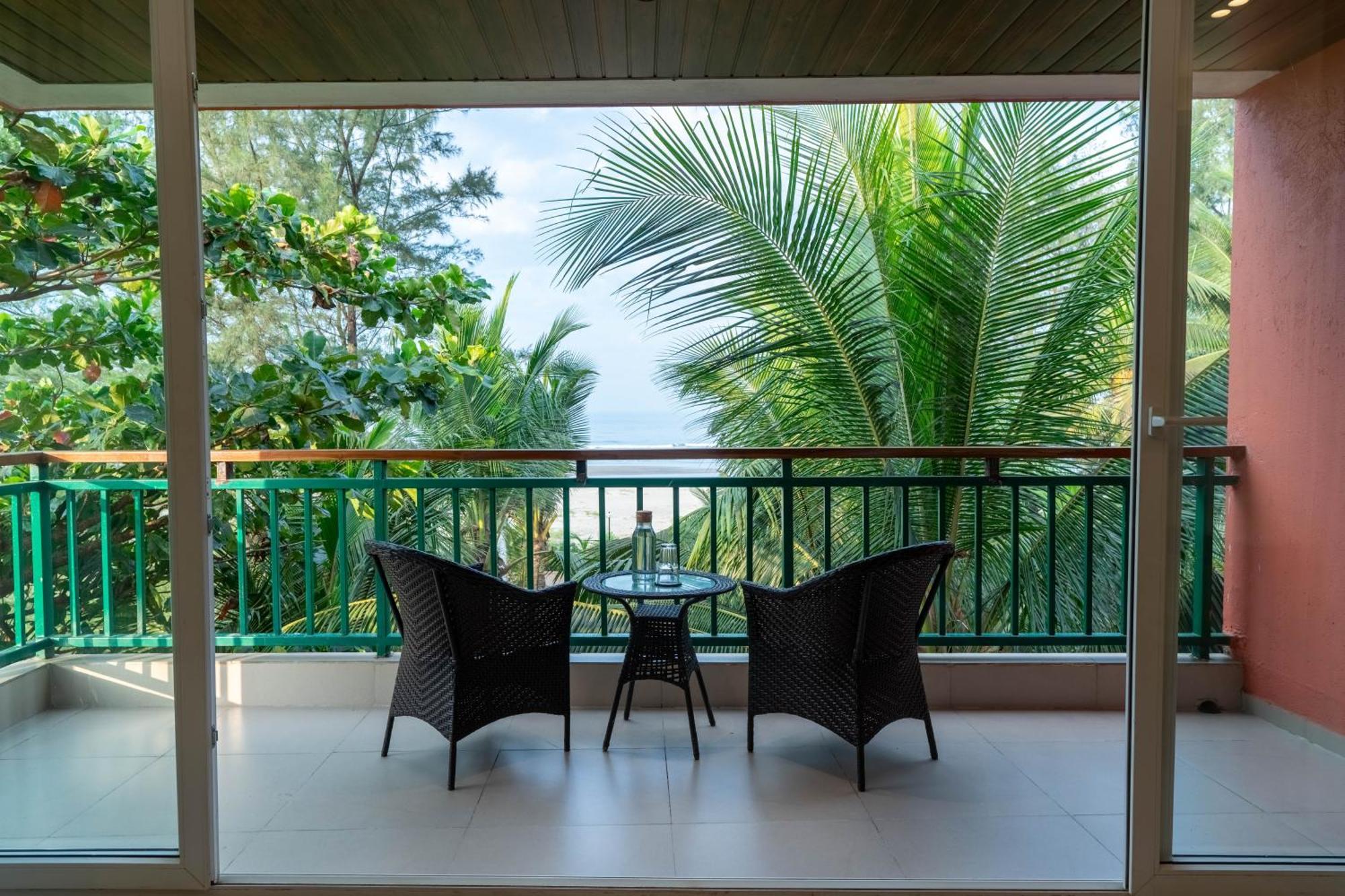 Mandrem Beach Resort, A Member Of Radisson Individuals Retreat Екстериор снимка