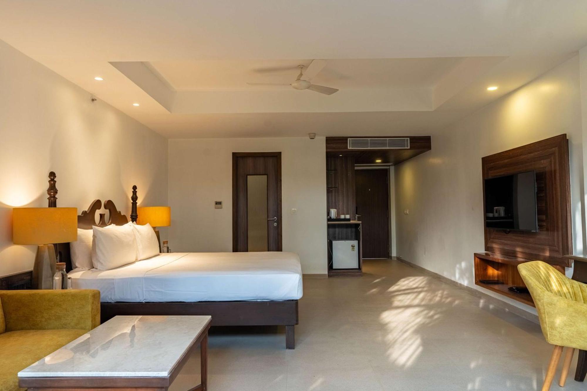 Mandrem Beach Resort, A Member Of Radisson Individuals Retreat Екстериор снимка