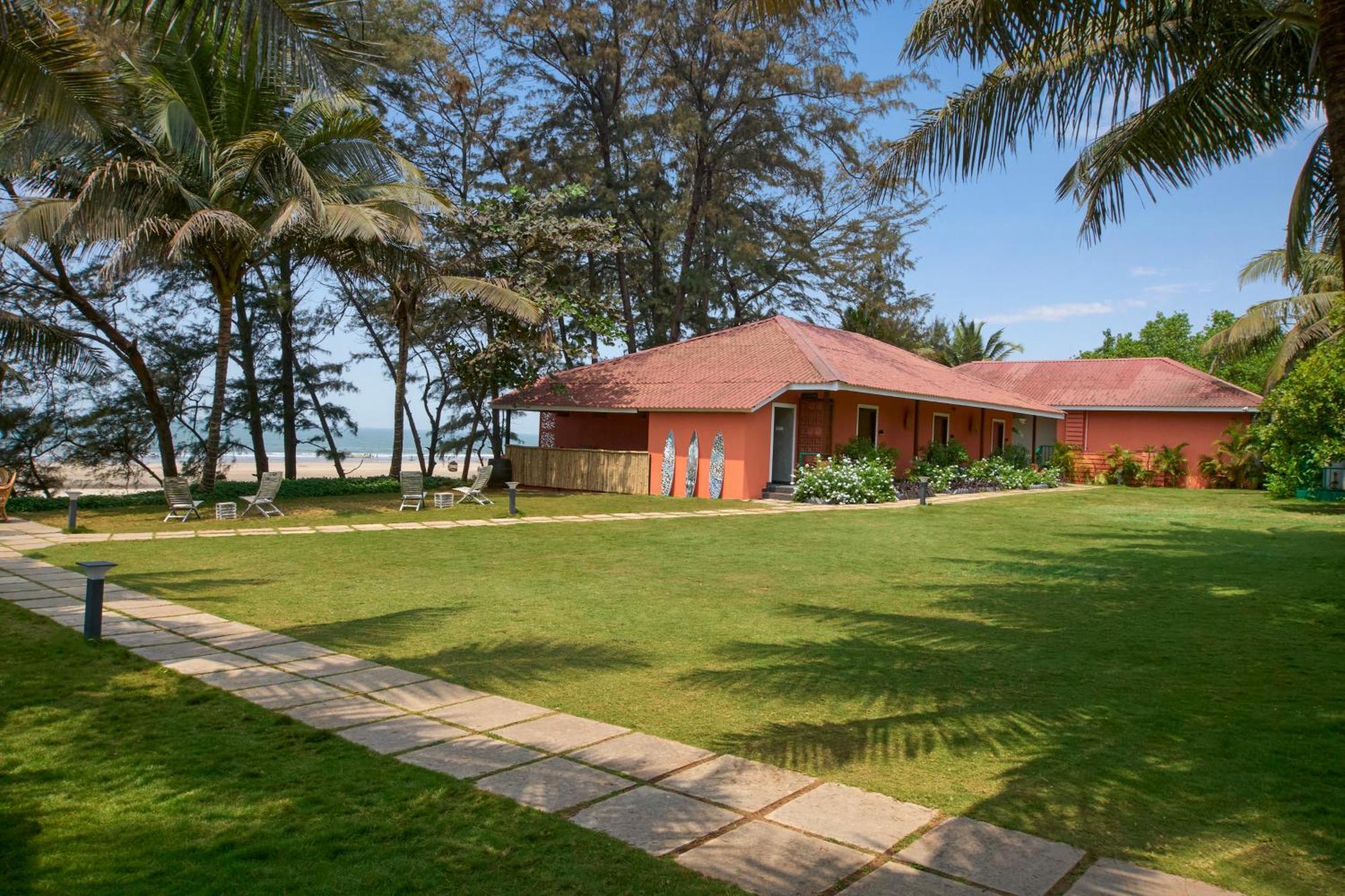 Mandrem Beach Resort, A Member Of Radisson Individuals Retreat Екстериор снимка