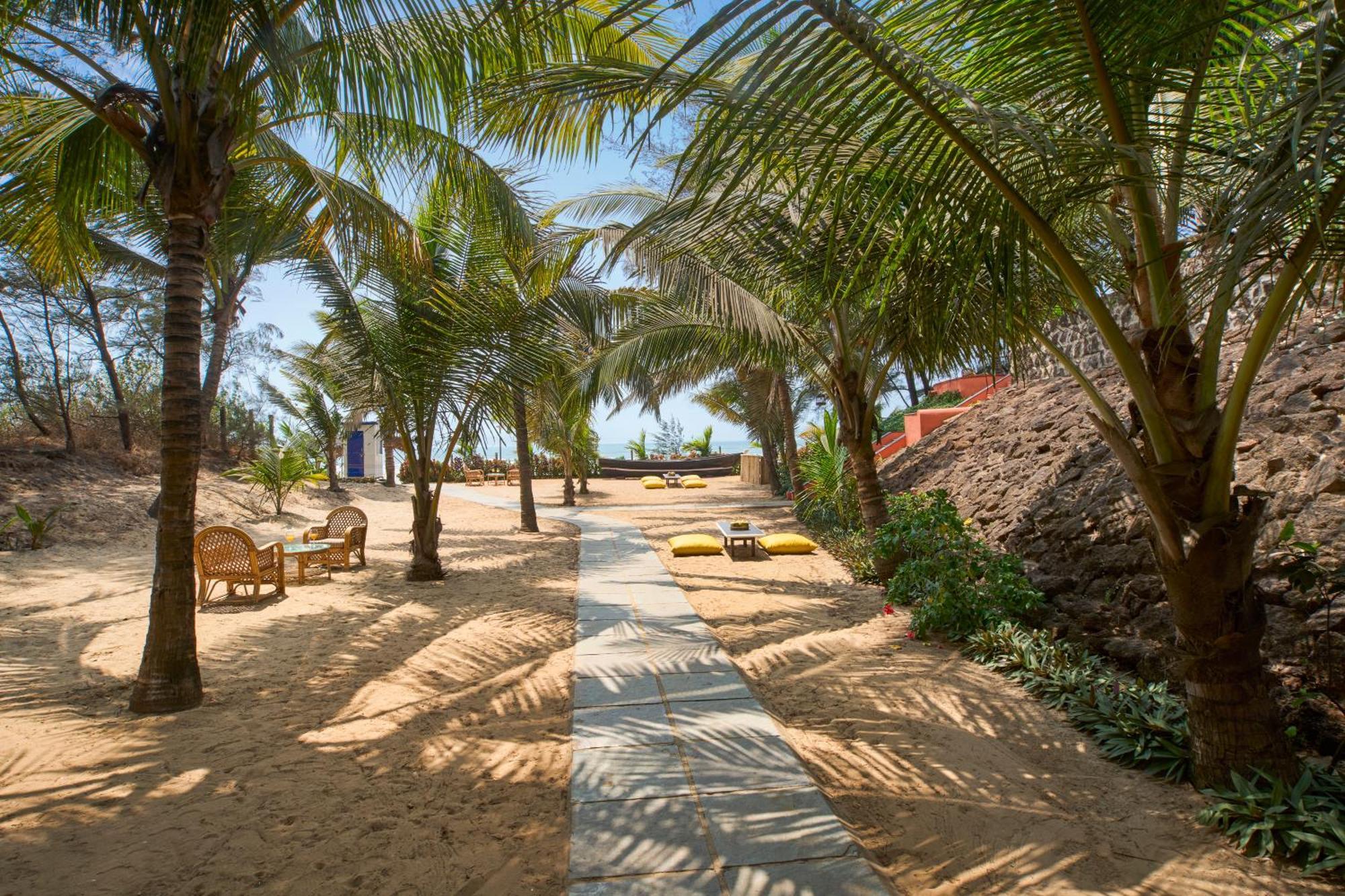 Mandrem Beach Resort, A Member Of Radisson Individuals Retreat Екстериор снимка