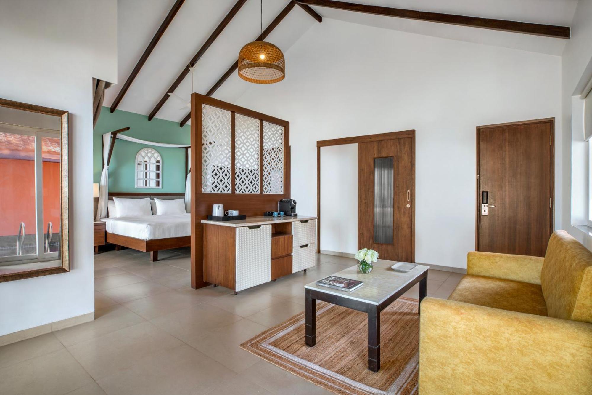 Mandrem Beach Resort, A Member Of Radisson Individuals Retreat Екстериор снимка
